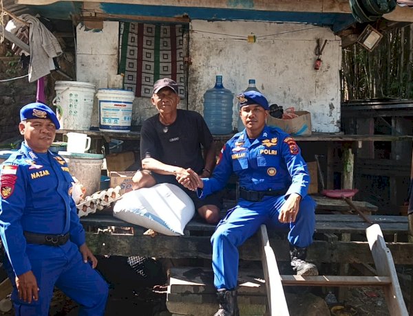 Satpolairud Polres Mabar Tebar Kebaikan di Pesisir Labuan Bajo Melalui