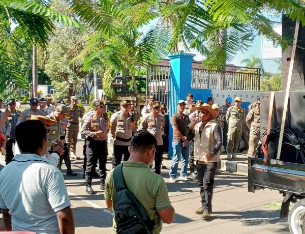‎Apresiasi Kedewasaan Massa, Kapolres Mabar Pastikan Demo di Labuan Bajo Berjalan Kondusif