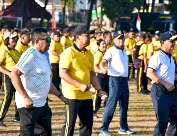Semarak HUT Bhayangkara ke-80, Polda NTT Gelar Jalan Santai, Senam Bersama hingga Door Prize Spektakuler