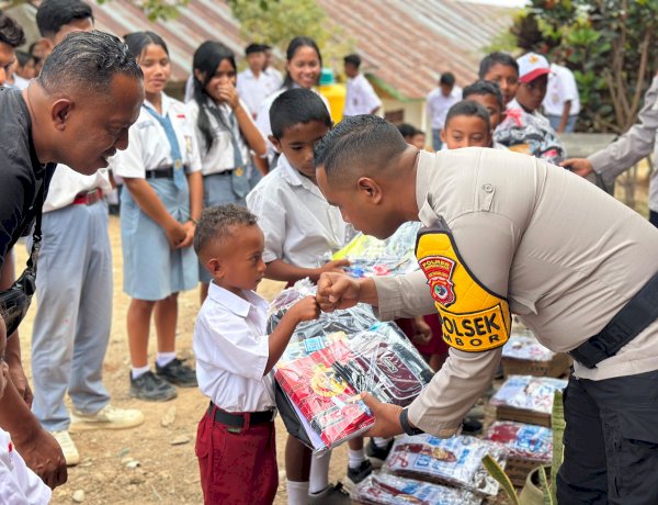 Dukung Pemulihan Pascagempa Mabar, Polisi Salurkan Bantuan Pendidikan serta Pendampingan Psikososial
