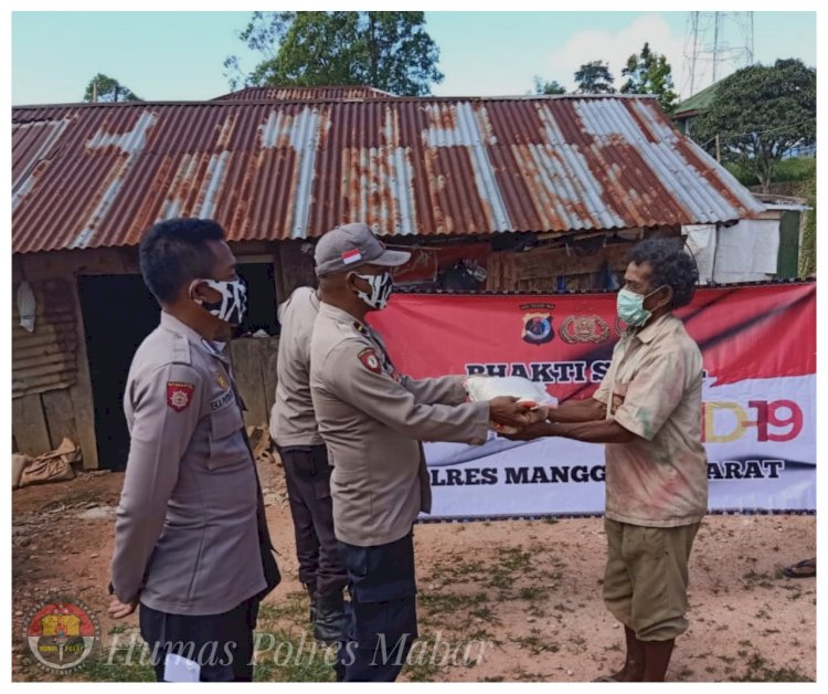 Polsek Kuwus Distribusikan Bantuan Beras Polri Peduli Covid-19