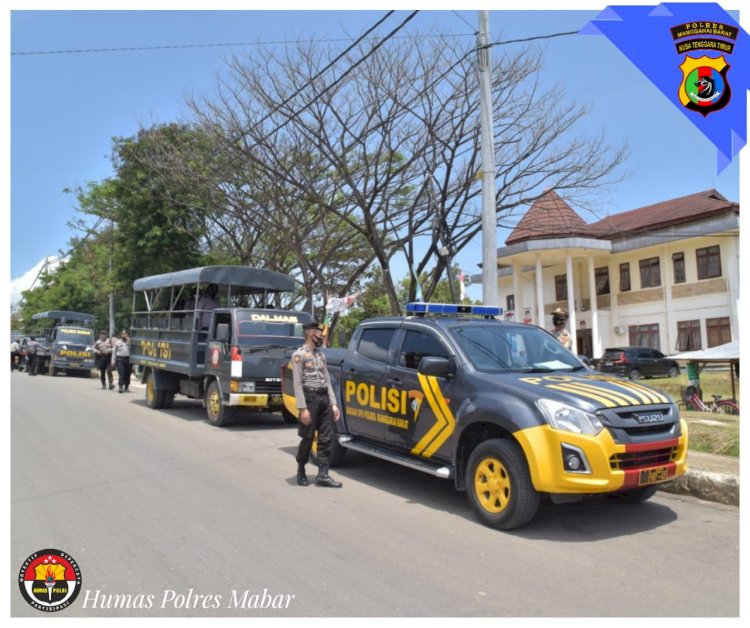 Jelang Pendaftaran Bapaslon, Polres Manggarai Barat Laksanakan Patroli Skala Besar serta Cek Keamanan Kantor KPU dan Bawaslu