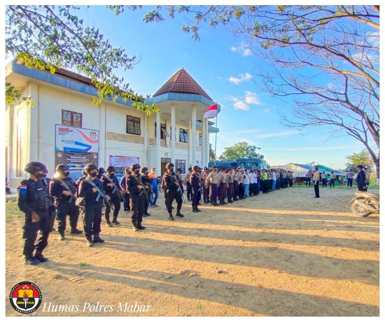 Polisi Jaga Ketat Proses Penetapan Paslon Oleh KPUD Manggarai Barat