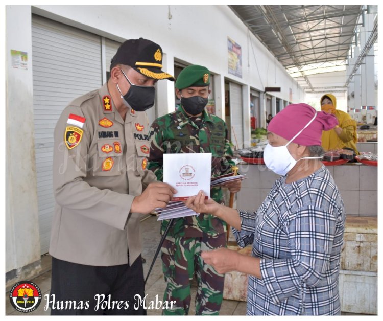 Operasi Yustisia TNI-POLRI, 1.000 Masker Bantuan Presiden RI Ir. H. Joko Widodo di Bagikan ke Masyarakat Labuan Bajo