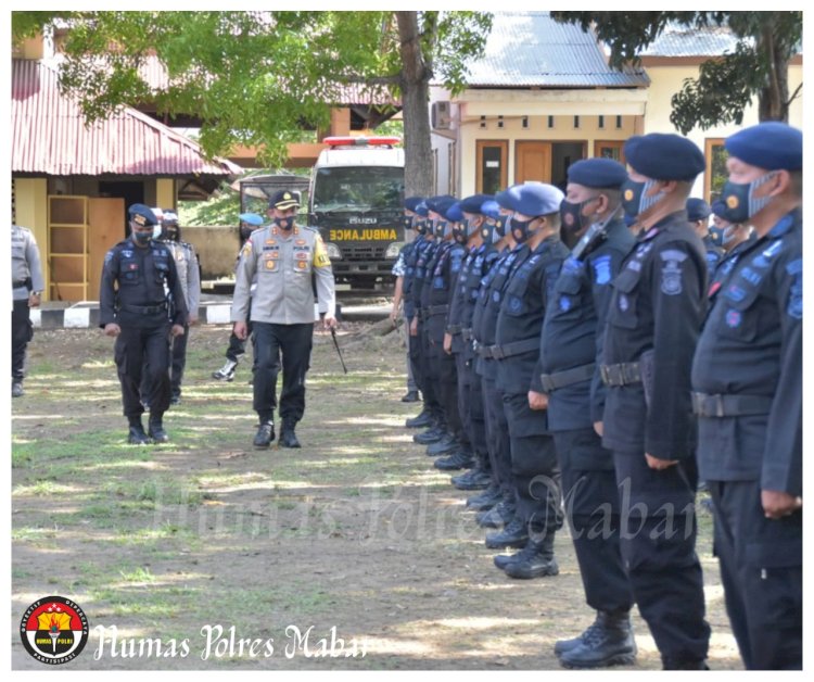 Kapolres Manggarai Barat Pimpin Apel Pemberangkatan Personil Sat Brimob Batalyon B Pelopor Polda NTT BKO Polda Metro Jaya.