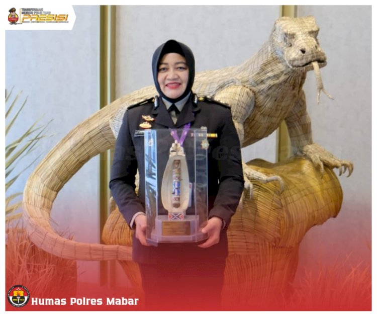Polwan Bareskrim Polri Menerima Penghargaan Internasional Dari International Association Of Women Police