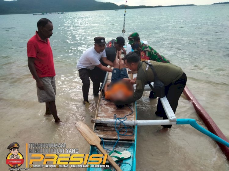 Polsek Macang Pacar Bersama Koramil Macang Pacar, Kabupaten Mabar, Bantu Masyarakat Evakuasi Korban Kapal Tenggelam