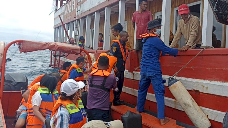 Kapal Wisata Trauble, Tim SAR Gabungan Lakukan Evakuasi