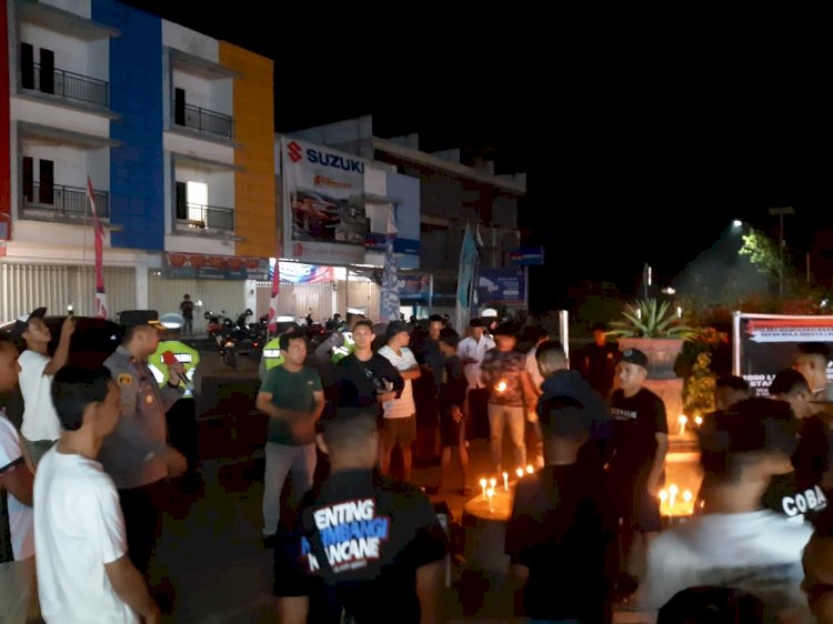 Polres Mabar Gandeng ASKAB PSSI Mabar dan Masyarakat Gelar Aksi Solidaritas 1000 Lilin di Labuan Bajo
