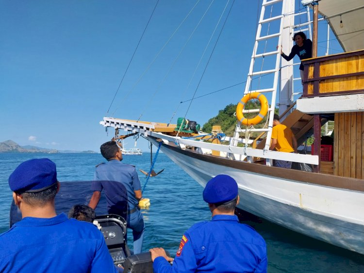 Jelang KTT Ke-42 ASEAN, TNI-Polri Bersama KSOP Beri Imbauan dan Cek Kelayakan Kapal Wisata di Labuan Bajo