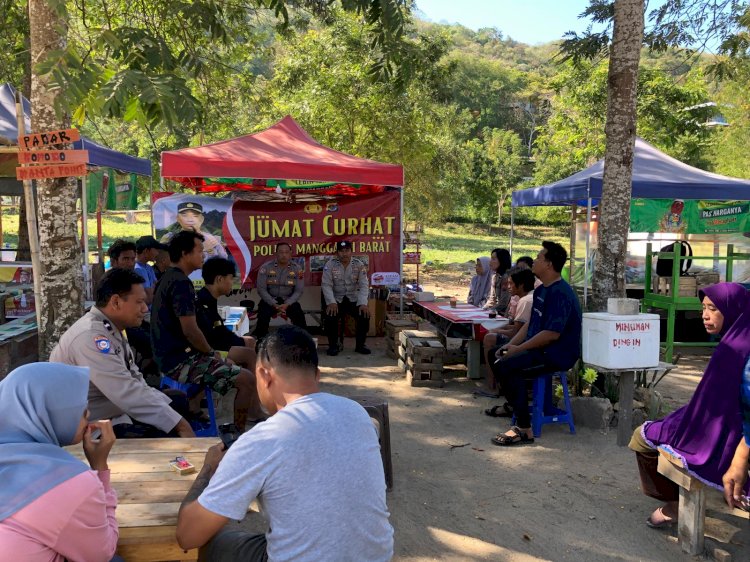 Polisi Berikan Imbauan TPPO Saat Jumat Curhat di Pantai Pedde
