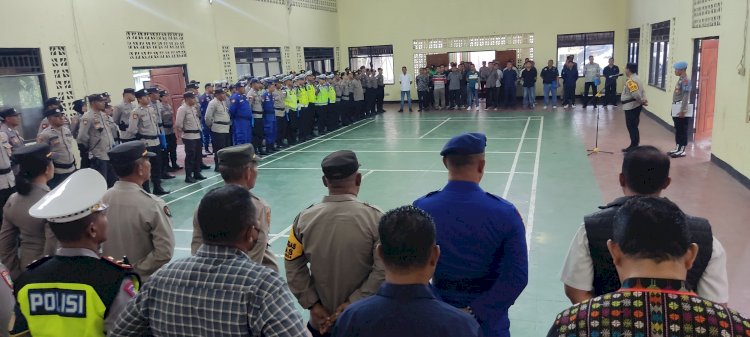 Ratusan Personil Polisi Kawal Masyarakat Rayakan Malam Pergantian Tahun di Labuan Bajo