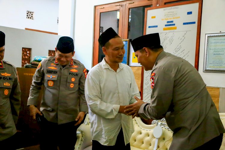 Dikunjungi Kaops NCS Polri, Gus Baha Doakan Pemilu 2024 Berlangsung Aman dan Damai