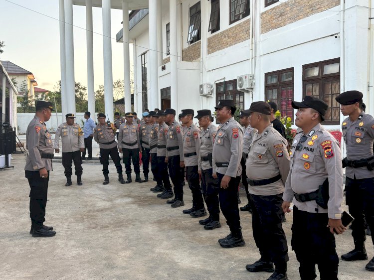 Puluhan Polisi Amankan Pengundian Nomor Urut Paslon Pilkada Mabar 2024