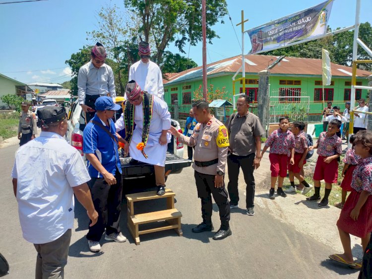 Pastikan Keamanan, Polsek Lembor Kawal Prosesi Penjemputan Uskup Labuan Bajo