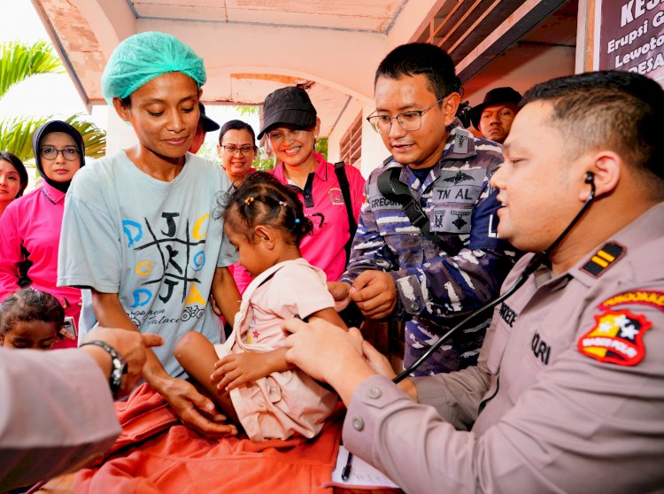 Ketum Bhayangkari Pusat Kembali Salurkan Ribuan Paket Bansos di Maluku Barat Daya