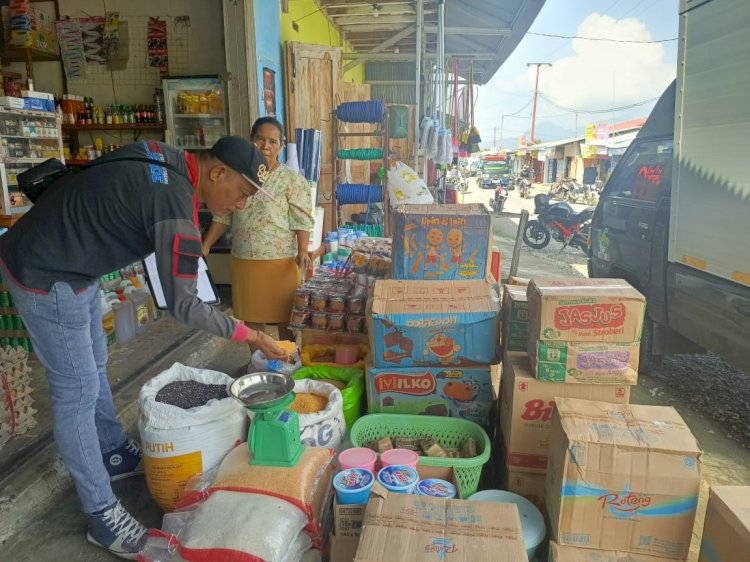 Sidak Pasar Lembor, Polisi Cek Harga dan Ketersediaan Kebutuhan Pokok Masyarakat