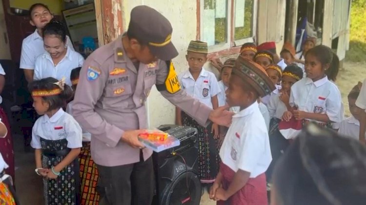 Polisi Menyapa Pelosok di Hardiknas, Buku Jadi Jembatan Harapan