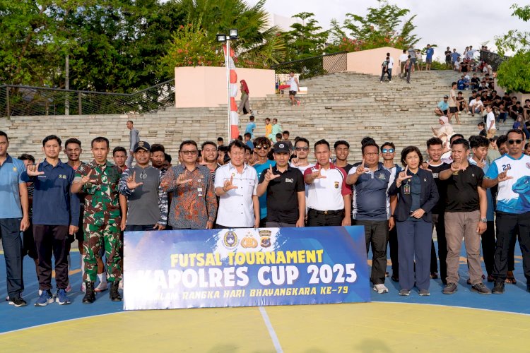 Jelang Hari Bhayangkara Ke-79, Polisi Menggelar Turnamen Futsal Kapolres Cup 2025 di Labuan Bajo