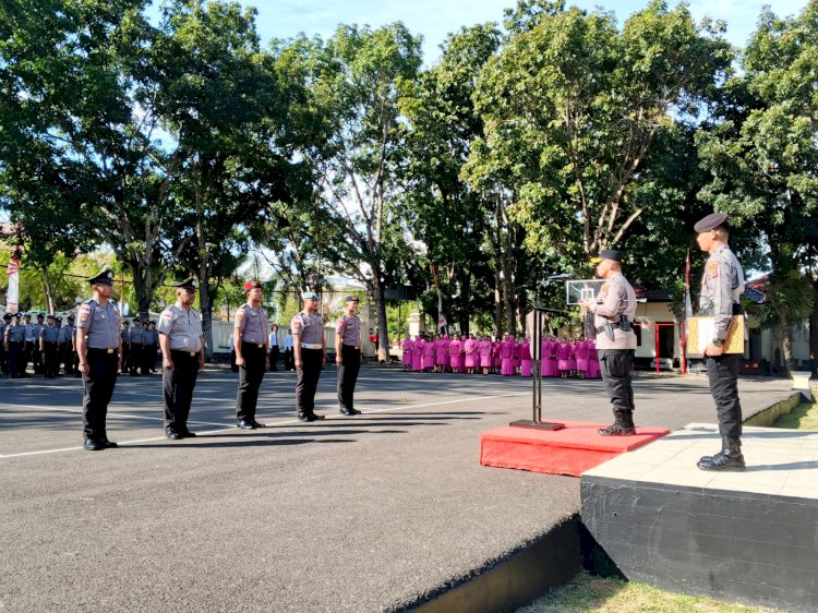 Mandi Kembang, 57 Anggota Polri di Labuan Bajo Mendapatkan Kenaikan Pangkat
