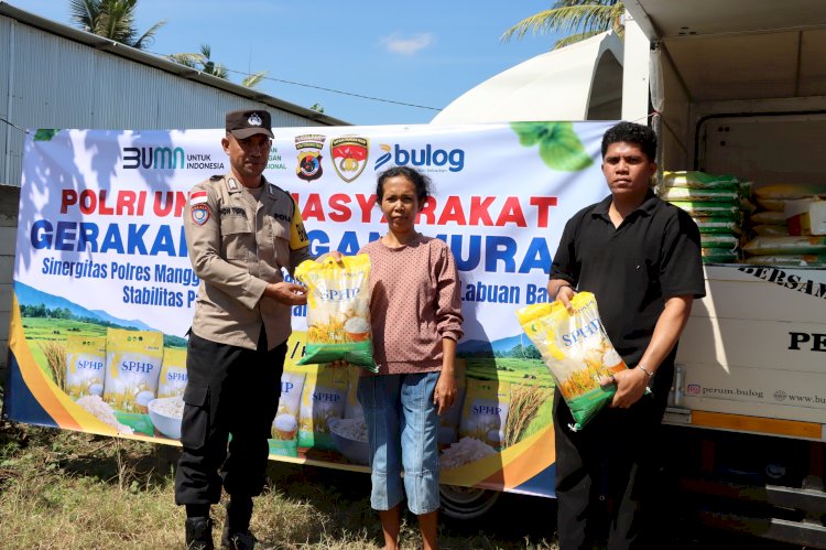 Demi Kesejahteraan Masyarakat, Polisi Gelar Gerakan Pangan Murah di Labuan Bajo