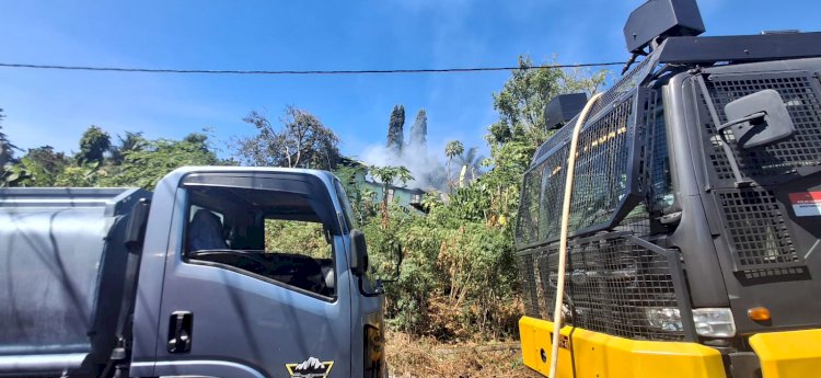 Gunakan Water Cannon, TNI-Polri dan Pemda Berhasil Padamkan Kebakaran Rumah di Labuan Bajo