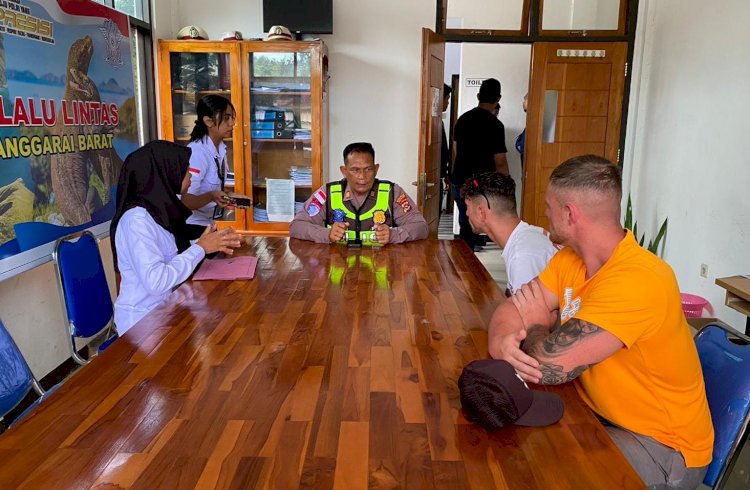Polisi Bersama Imigrasi Amankan Dua Turis Asing Terlibat Aksi Freestyle di Jalanan Labuan Bajo