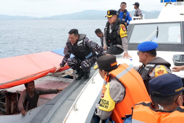 Polisi Imbau Nelayan Bantu Cari Korban Tenggelamnya KM. Putri Sakinah di Labuan Bajo