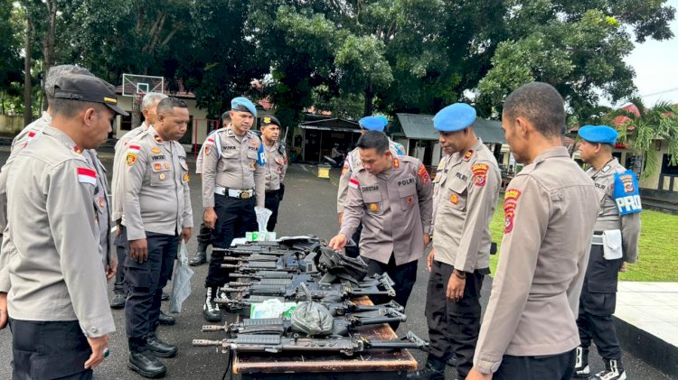 Pastikan Personel 'Sehat' Lahir Batin, Kapolres Mabar Sidak Senjata Api dan Administrasi