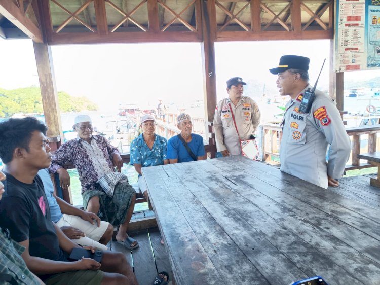 Suara dari Pesisir: Saat Nelayan Labuan Bajo 'Curhat' ke Polisi Soal Cuaca dan BBM