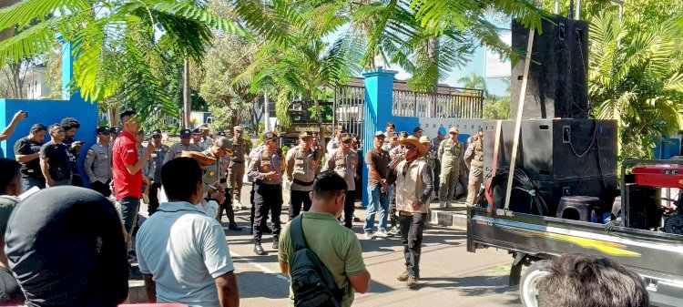 ‎Apresiasi Kedewasaan Massa, Kapolres Mabar Pastikan Demo di Labuan Bajo Berjalan Kondusif
