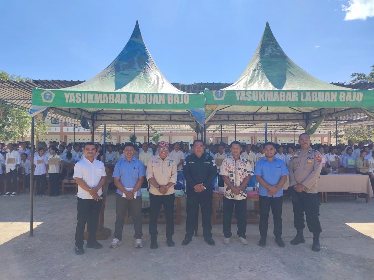 Dekati Pelajar Baru, Humas Polres Mabar Beri Pembekalan Hukum dan Moral di MPLS SMK Stella Maris