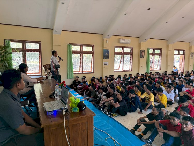 Bentengi Generasi Emas, Polres Mabar Masifkan Edukasi P4GN di MPLS SMKN 1 Labuan Bajo