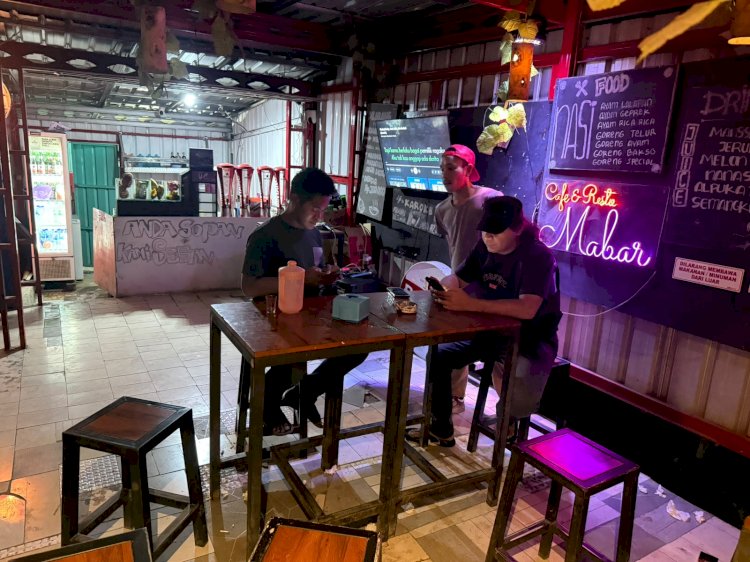 Berawal dari Aduan Warga di Medsos, Polres Mabar Tertibkan Musik Keras Cafe Mabar Labuan Bajo