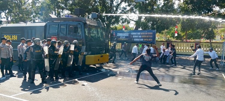 Jaga Stabilitas Kamtibmas Labuan Bajo, Kapolres Mabar Pimpin Langsung Simulasi Penanganan Unjuk Rasa