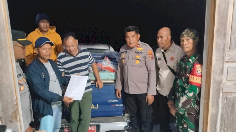 Menembus Kegelapan Malam, Waka Polres Mabar Kawal Penyaluran Logistik Gempa ke Macang Pacar