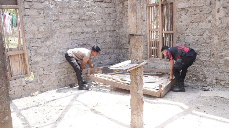 Respons Cepat Gempa M 7,7: Polres Mabar Bawa Bantuan Semen, Pasir, dan Sembako Langsung ke Rumah Penyintas