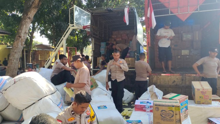 Komitmen Kemanusiaan Tanpa Batas, Polda Jateng Kirim Puluhan Ton Logistik Lewat Polres Manggarai Barat