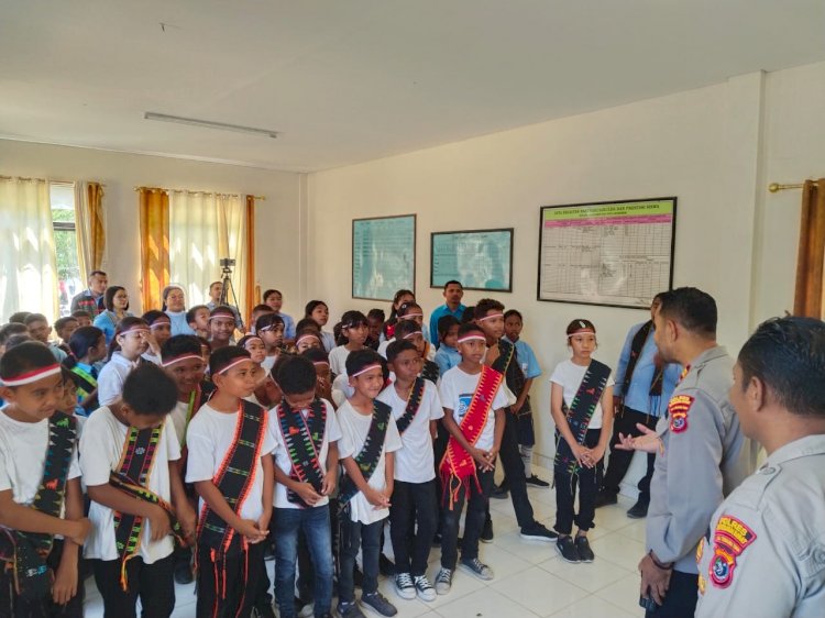 Pulihkan Trauma Pasca-Gempa Flores, Polres Manggarai Barat Gelar Terapi USEFT Bagi Siswa SDK Sta. Yosefa