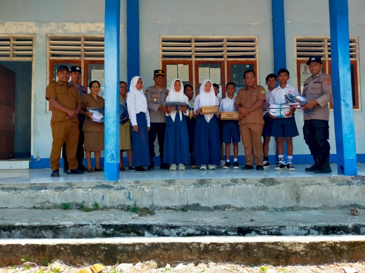 Dukung Pemulihan Pascagempa Mabar, Polisi Salurkan Bantuan Pendidikan serta Pendampingan Psikososial