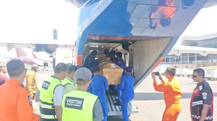 Gugur di Papua, Jenazah drh. Alfonsius Diterbangkan dengan Pesawat Polri Menuju Maumere