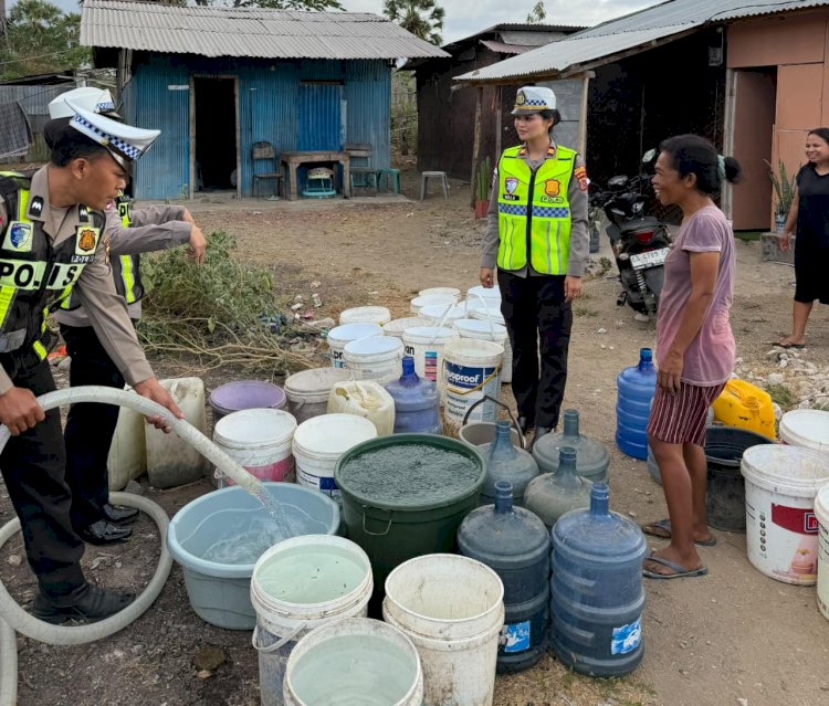 Jelang HUT Ke 71, Satlantas Polres Mabar Redam Krisis Air Pascagempa dan Kemarau di Labuan Bajo