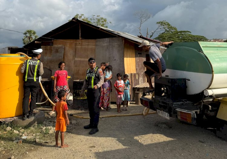 Jelang HUT Ke 71, Satlantas Polres Mabar Redam Krisis Air Pascagempa dan Kemarau di Labuan Bajo