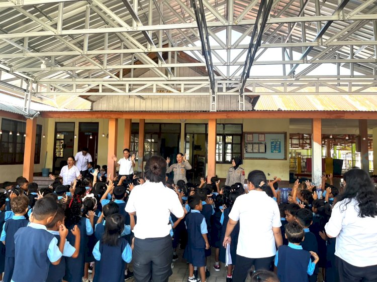 Menyembuhkan Luka Pasca-Gempa: Sentuhan Humanis Polres Manggarai Barat untuk Anak-Anak di Tiga Sekolah