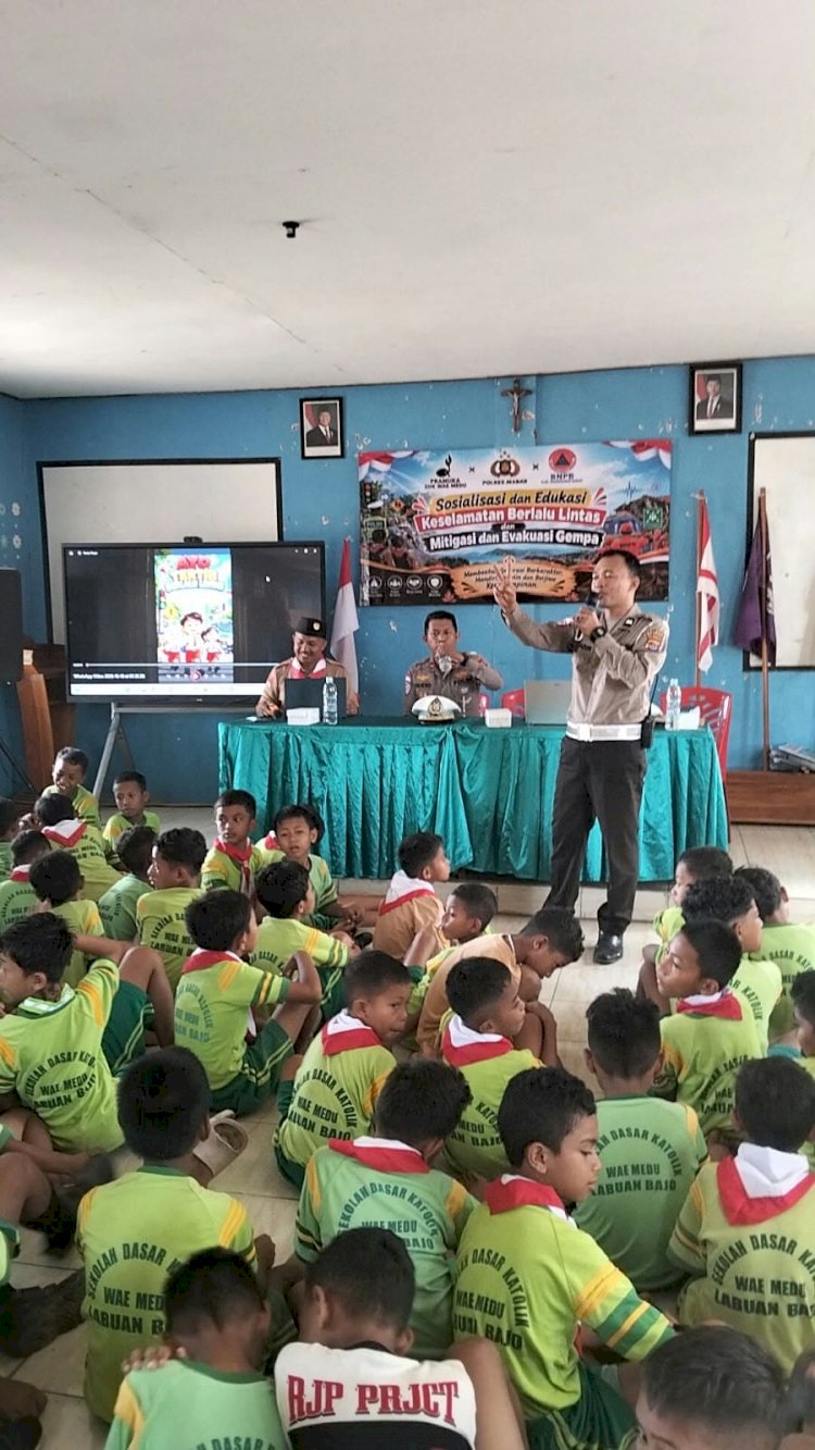 Tanamkan Disiplin Sejak Dini, Satlantas Polres Manggarai Barat Gelar Edukasi Lalu Lintas di SDK Wae Medu