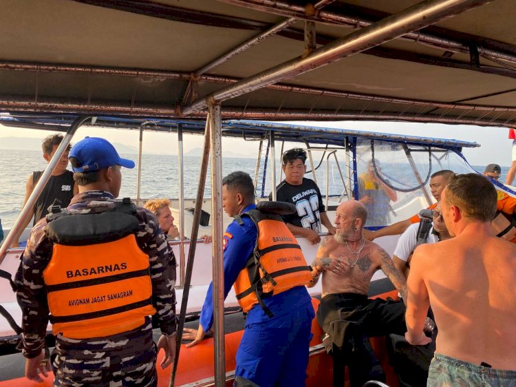 Kapal Wisata KM Feronia Tenggelam di Kawasan TNK, Polisi Bantu Evakuasi Wisawatan dan ABK