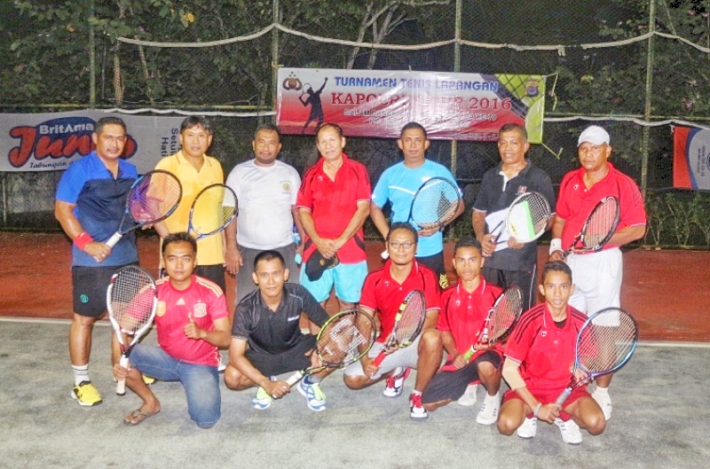 Pasangan Ganda Kapolres Mabar & Doni Juara I Turnamen Tenis Lapangan Kapolres Cup 2016 Menyambut HUT Bhayangkara 70