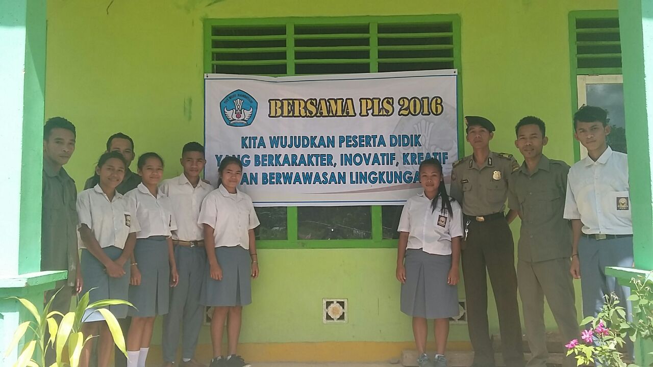 Personel Polsek Sano Nggoang Pantau Kegiatan PLS Di SMA N 2 Sano Nggoang.