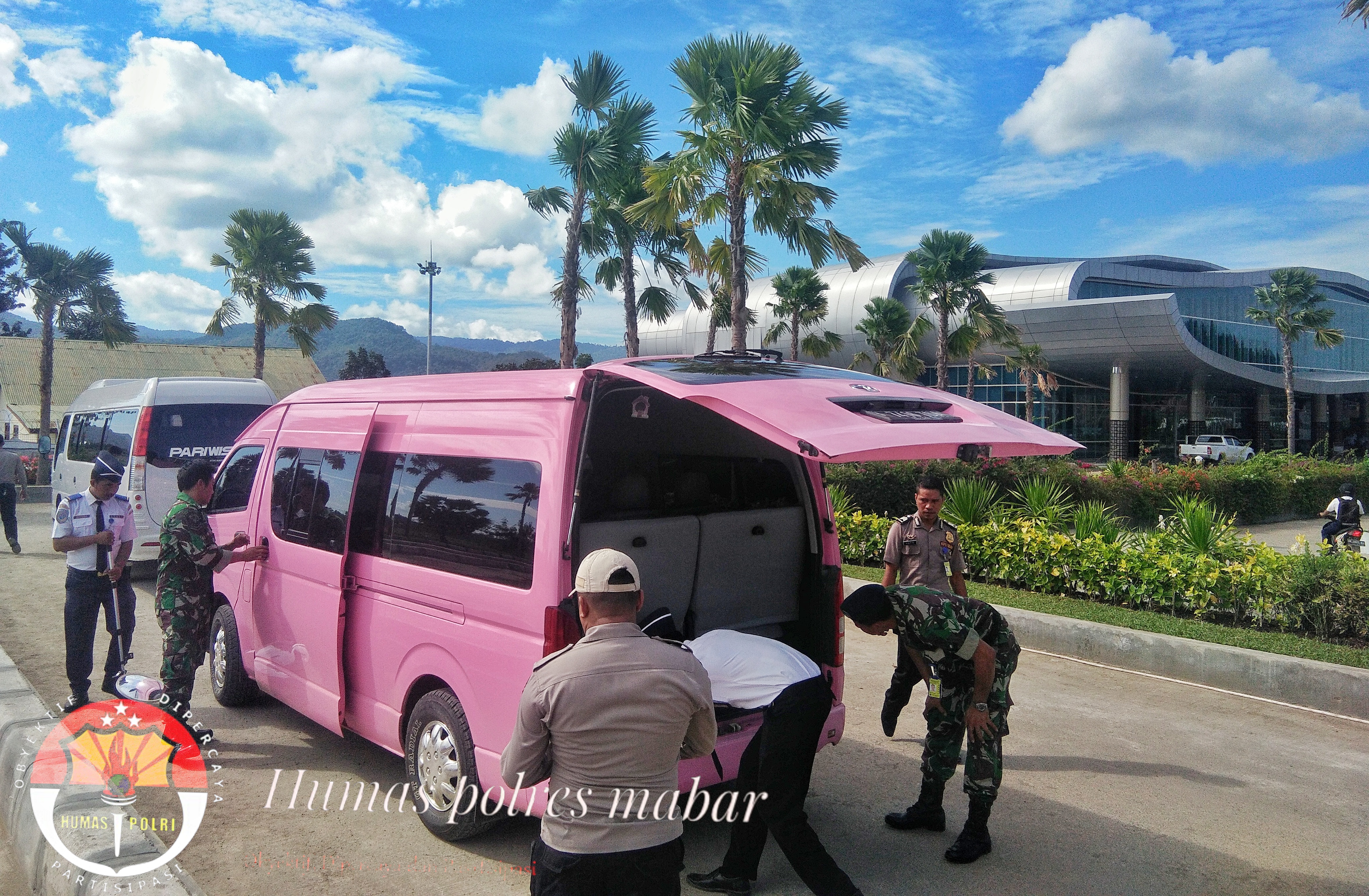 Pasca Bom Bunuh Diri Di Kampung Melayu, Otoritas Keamanan Bandara Komodo Perketat Pengamana Pintu Masuk