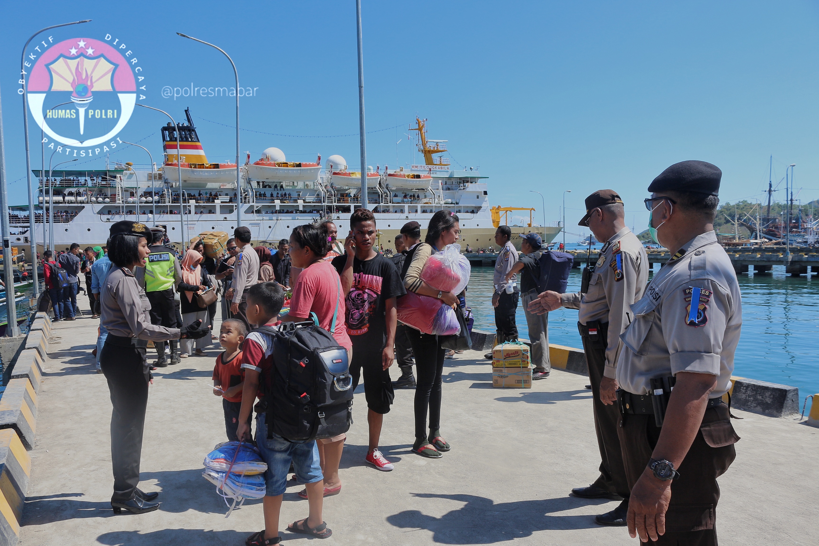 Ops Ramadniya Turangga 2017, Polres Mabar Melaksanakan Pengamanan dan Pemantauan Arus Mudik Lebaran di Pelabuhan PELNI Labuan Bajo